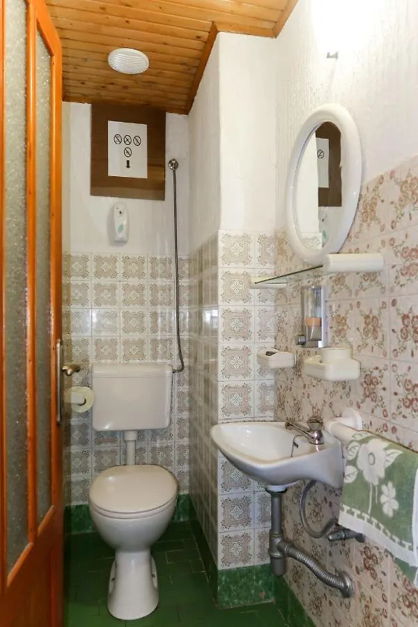 Holiday Home Delfar - Lsj100 By Interhome Nerezine 0*,  Croácia