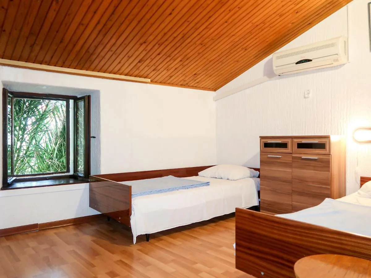 Holiday Home Delfar - Lsj100 By Interhome Nerezine